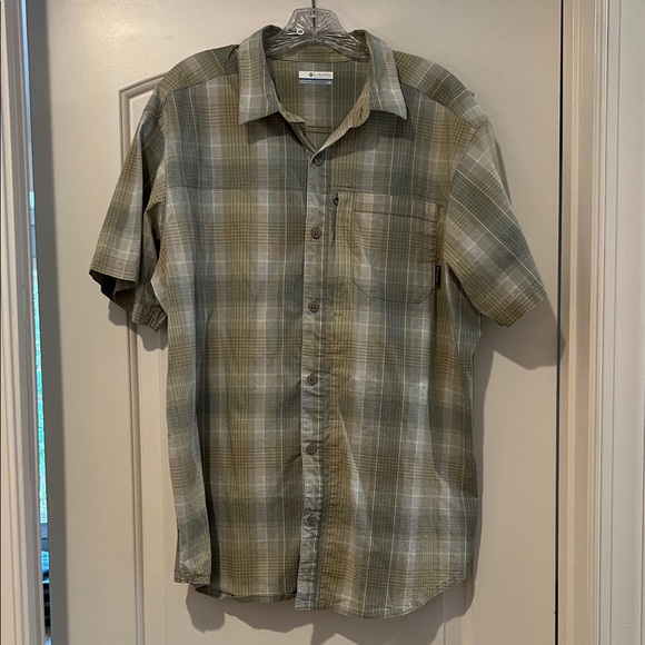 Columbia Men's Green Plaid Button-Down Shirt - Picture 1 of 7